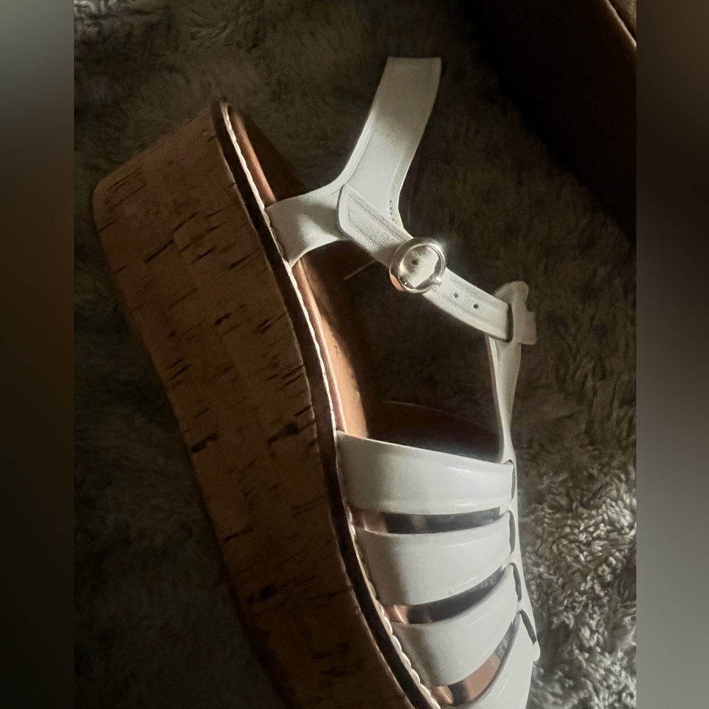 Kate Spade Platforms - Picture 6 of 16